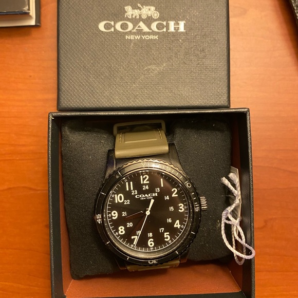 Coach Watch - Picture 1 of 5